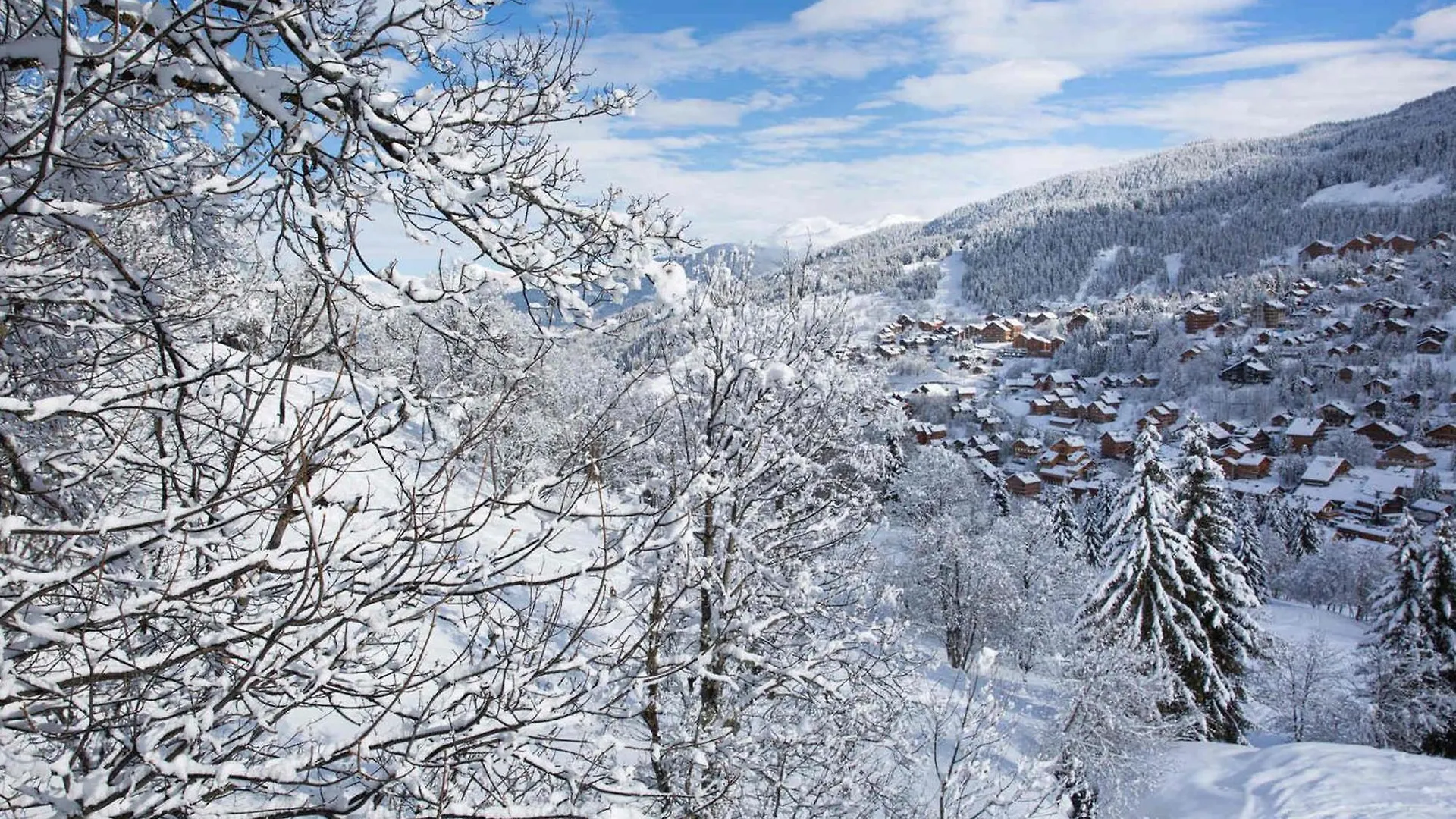Studio Divisible Idealement Situe, Skis Aux Pieds Et Proche Des Commerces - Fr-1-182-194 Les Allues Apartment